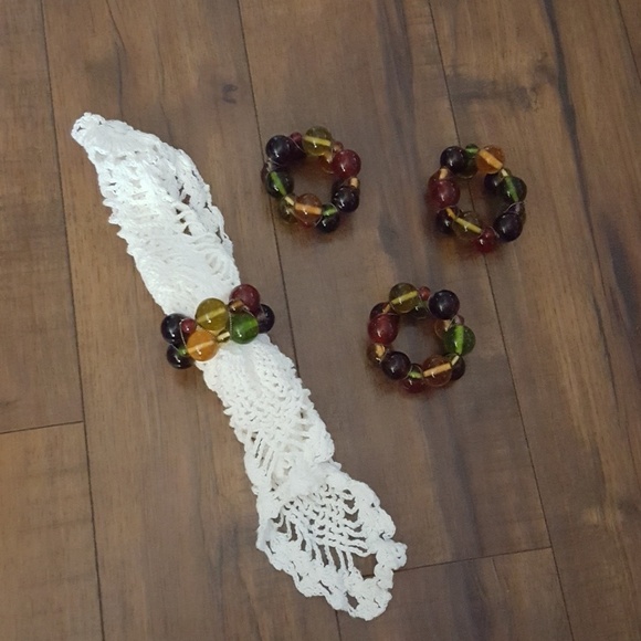 Vintage- Set of 4 Colored Glass Napkin Rings